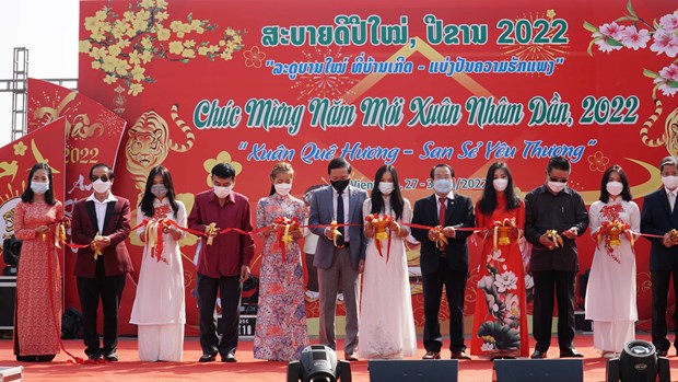 Spring fair for overseas Vietnamese in Laos
